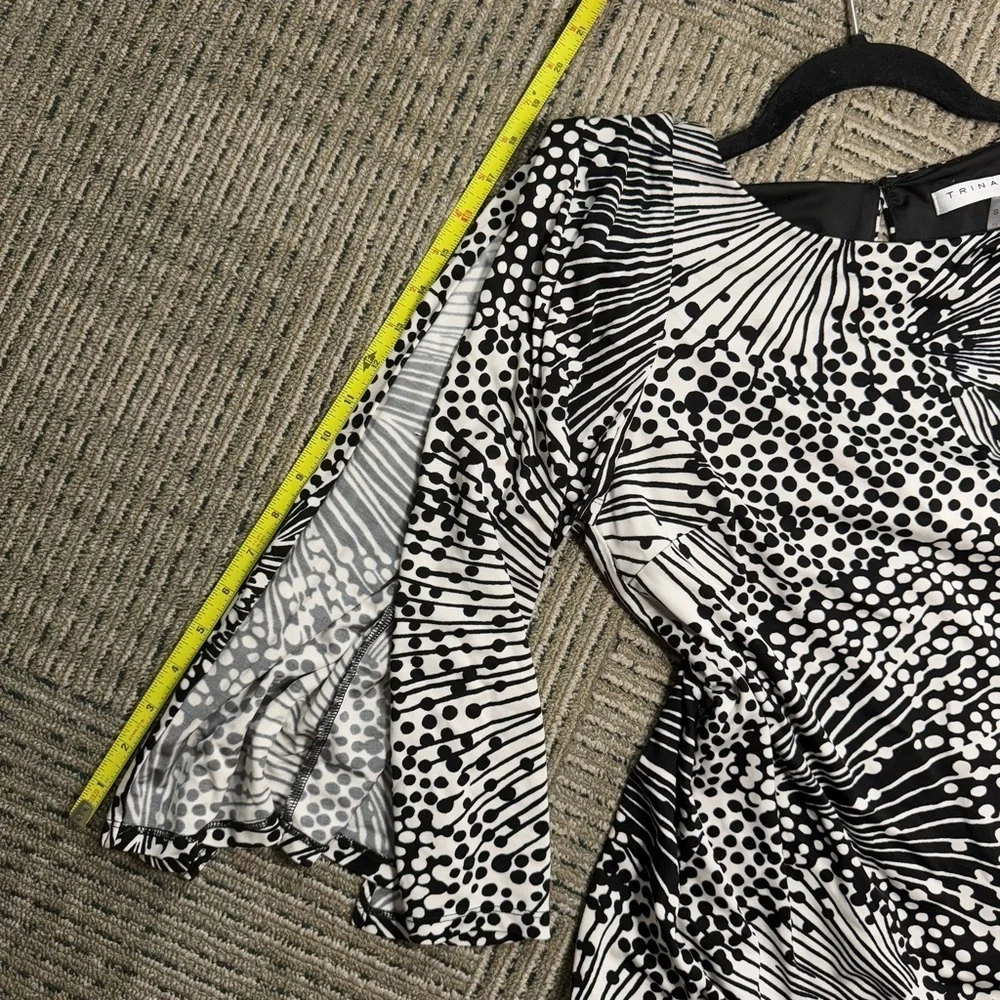 Trina Turk Black and White Polka Dot Stripe Geo Abstract Dress Flowy Sleeves